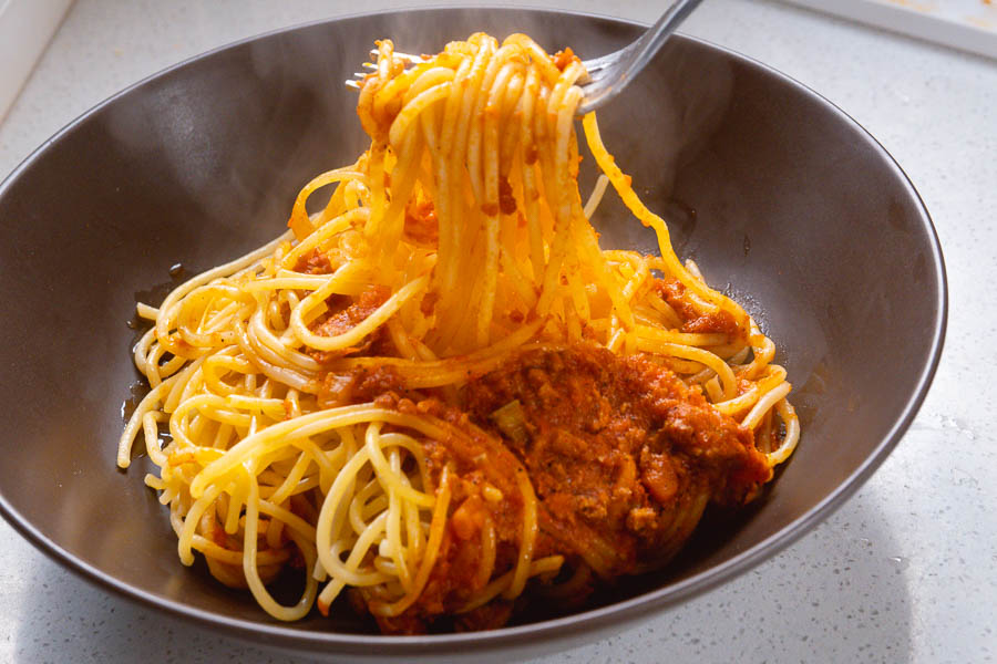 Ready to eat meals. v2, vegan plant-based meat alternative brand from Australia arrives in China. Photo by Rachel Gouk @ Nomfluence.