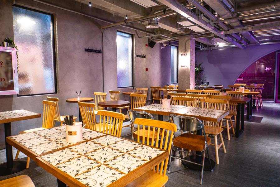 Charlie's burger joint in collaboration with Beijing's Great Leap Brewing has opened Charlie's Beer Garden in Jing'an, Shanghai. Photo by Rachel Gouk @ Nomfluence.
