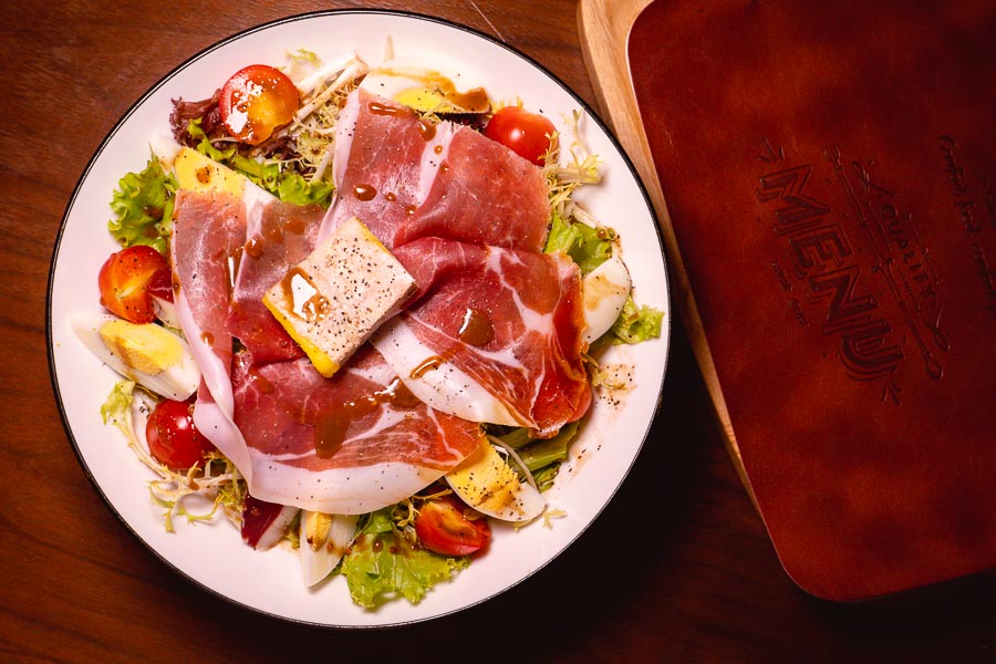 MUST Wine & Grill is a French restaurant in Jing'an, Shanghai serving French classics, steaks, and burgers. Photo by Rachel Gouk @ Nomfluence.