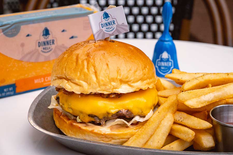 Shanghai Burger Month 2022 by Nomfluence. Photo by Rachel Gouk @ Nomfluence.