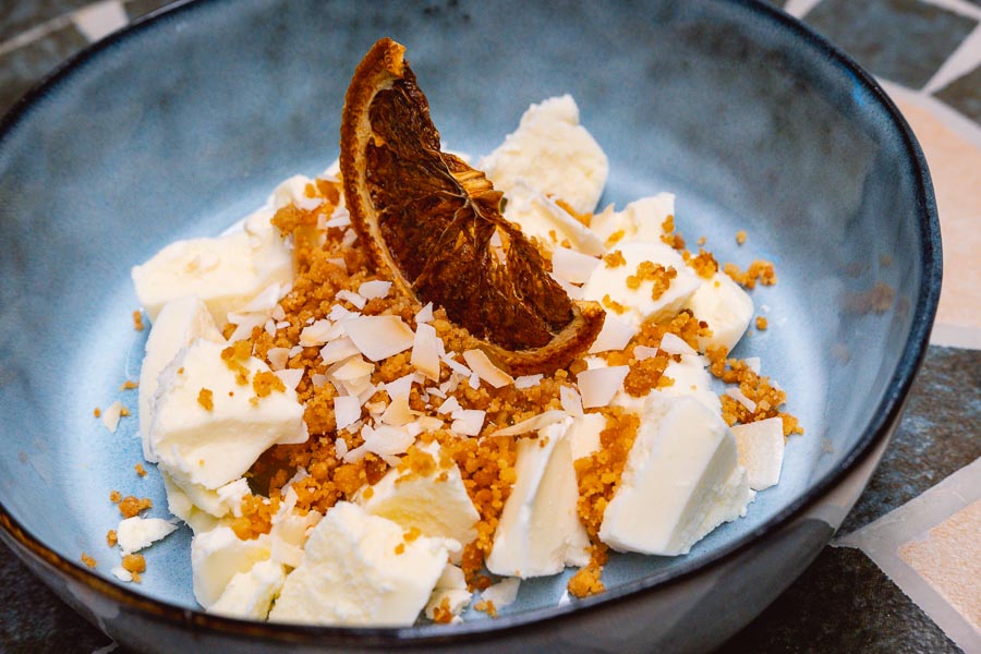 Empty Jar Cozy Hub Gin & Wine, cafe and bar with a health conscientious menu in Jing'an, Shanghai. Photo by Rachel Gouk @ Nomfluence. 