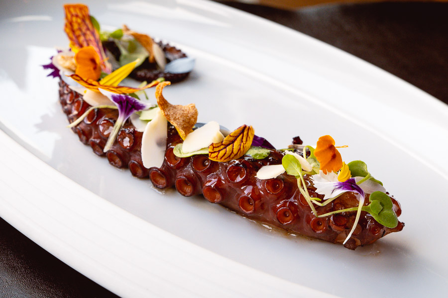 1515 West Chophouse & Bar is a steakhouse at the Jing An Shangri-La Shanghai. Photo by Rachel Gouk @ Nomfluence.