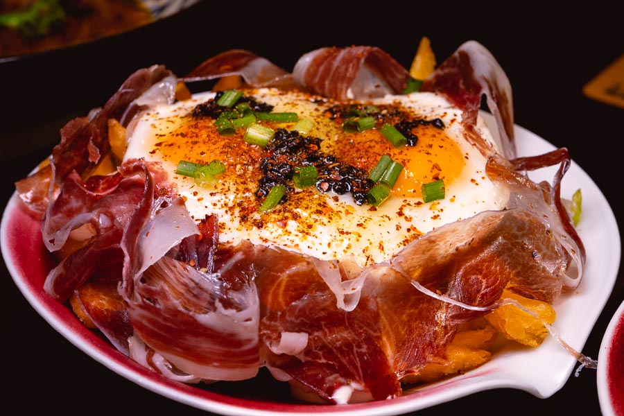 Drunk Lee Bistro is a neighborhood restaurant in Jing'an, Shanghai that does a mix of Sichuan and Spanish food. Photo by Rachel Gouk @ Nomfluence.