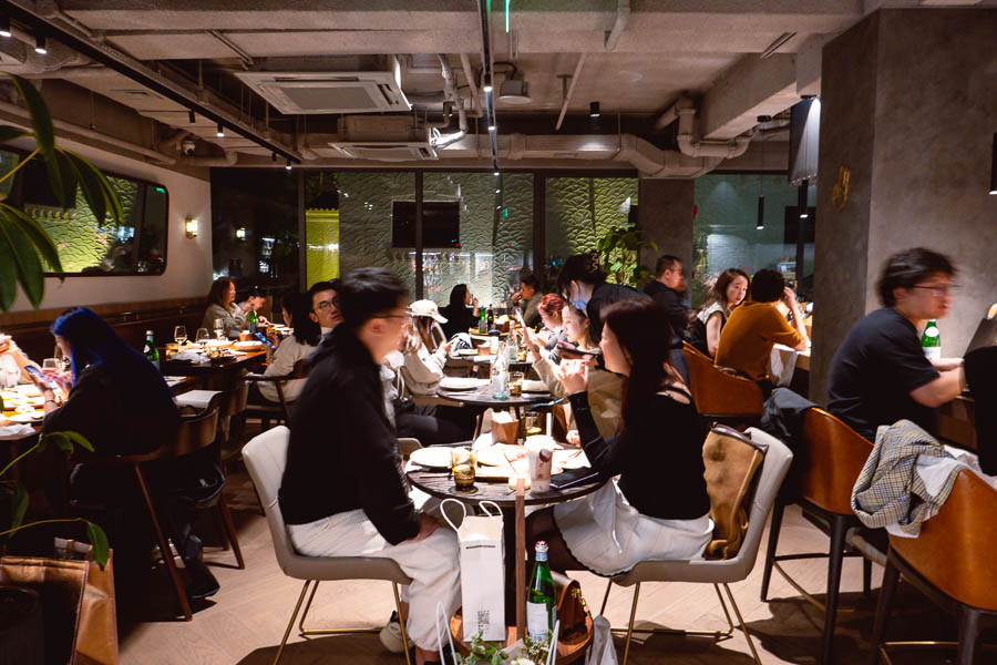 The Merchants Shanghai is a fine grill restaurant that specializes in dry aged fish and fowl, cooked on a wood fired grill. Photo by Rachel Gouk @ Nomfluence.
