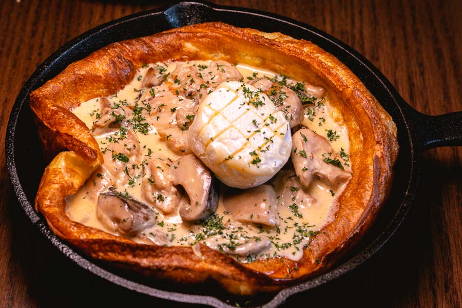 Mozzarella e Vino is a European-style eatery specializing in cheese products, located in Xuhui, Shanghai. Photo by Rachel Gouk @ Nomfluence. 