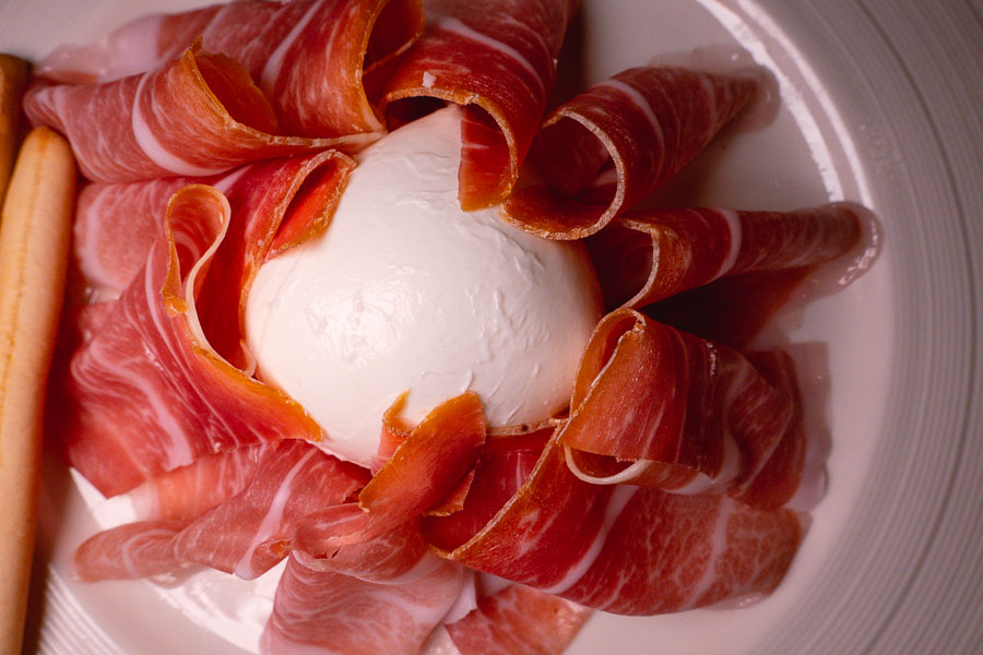 Bella Vita Bistro is a classic Italian restaurant in Xuhui, Shanghai. Photo by Rachel Gouk @ Nomfluence.
