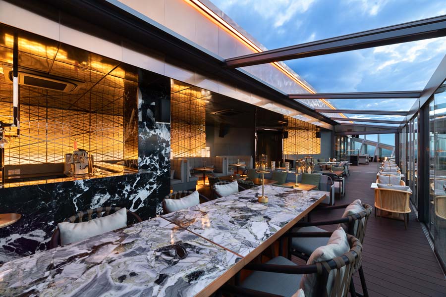Shanghai's most iconic rooftop restaurant and bar Flair reopens after a facelift. The best view in Shanghai at The Ritz-Carlton Pudong, Shanghai. @ Nomfluence