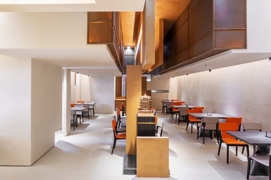 Maison Gingko (文杏馆·臻) is a traditional Cantonese restaurant in Gubei, Shanghai. Expect showy dishes like Jinhua Yushu chicken for dinner. Photo by Rachel Gouk @ Nomfluence