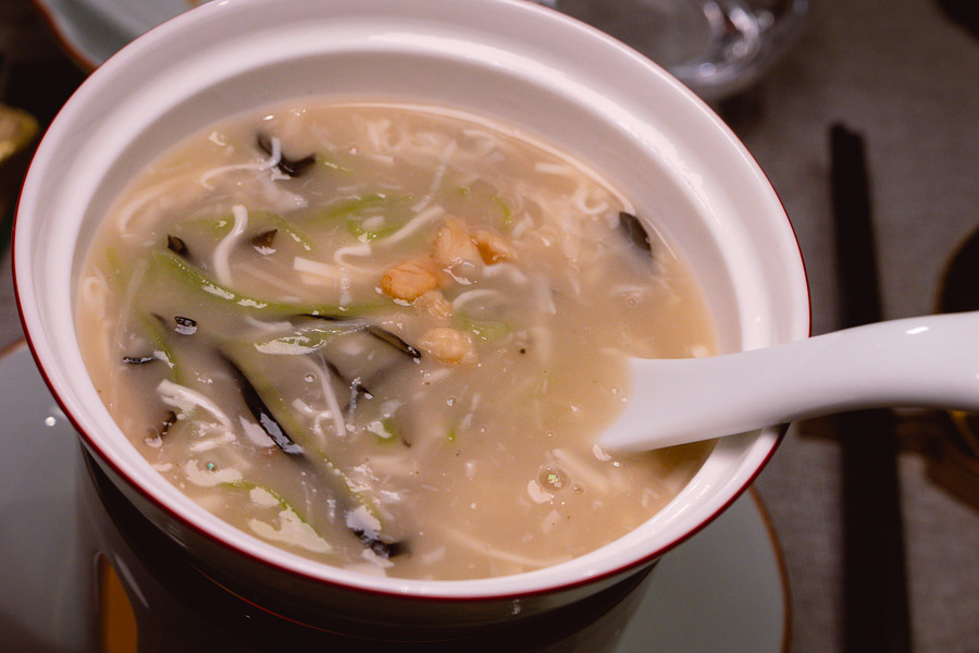 Maison Gingko (文杏馆·臻) is a traditional Cantonese restaurant in Gubei, Shanghai. Expect showy dishes like Jinhua Yushu chicken for dinner. Photo by Rachel Gouk @ Nomfluence