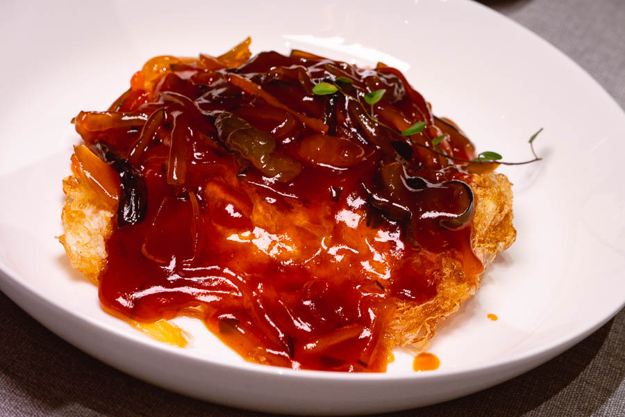 Maison Gingko (文杏馆·臻) is a traditional Cantonese restaurant in Gubei, Shanghai. Expect showy dishes like Jinhua Yushu chicken for dinner. Photo by Rachel Gouk @ Nomfluence