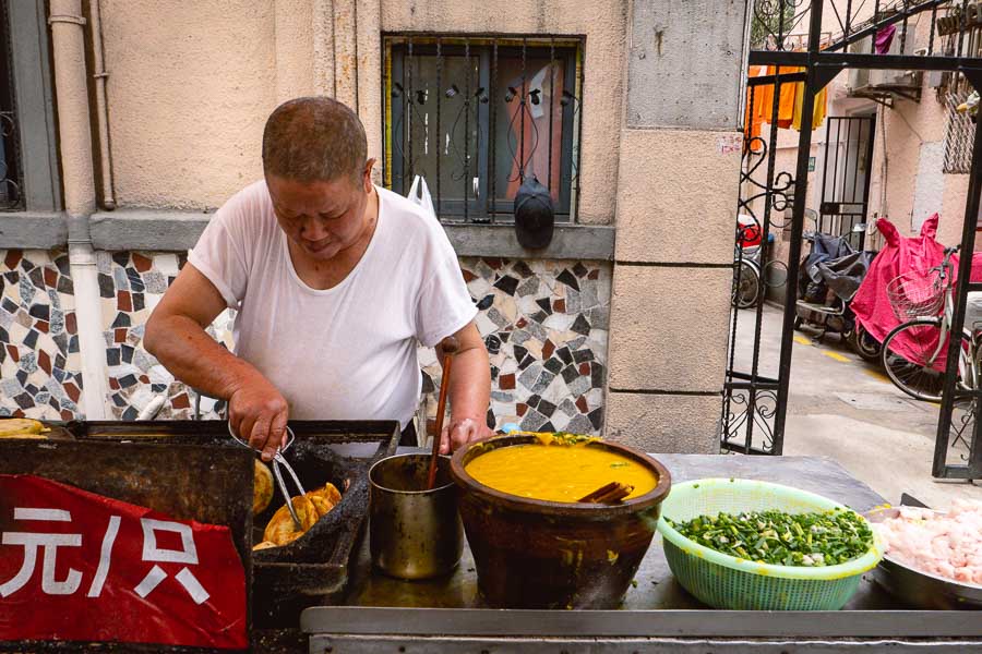 The Best Scallion Pancakes (Cong You Bing 葱油饼) in Shanghai. Photo by Rachel Gouk @ Nomfluence.