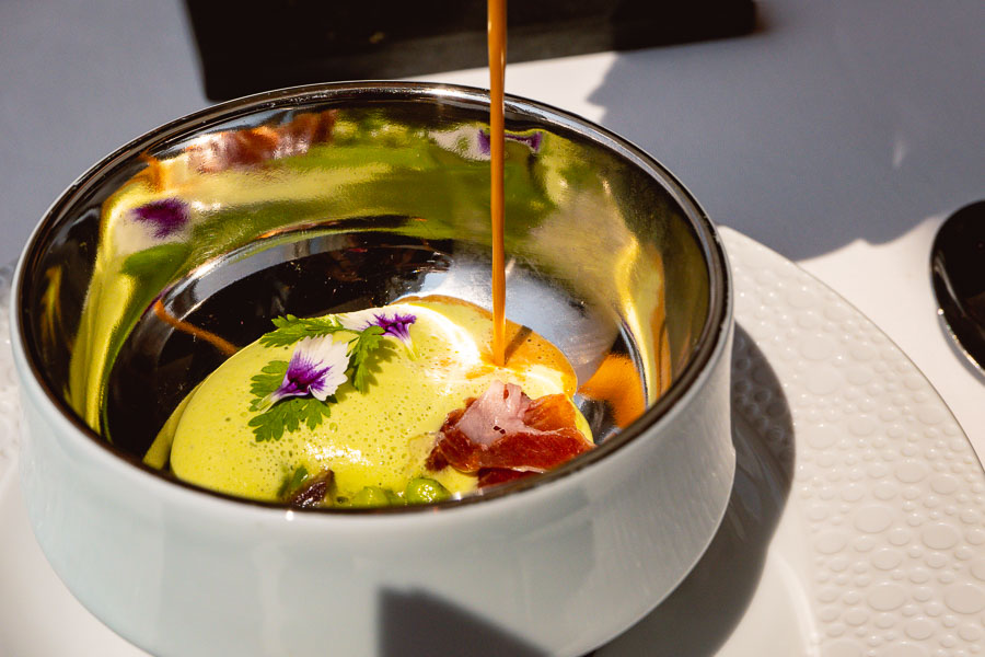 Champagne brunch at Jade on 36, Pudong Shangri-la Shanghai. Photo by Rachel Gouk @ Nomfluence