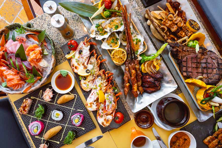 One of the biggest brunch buffets in Shanghai at YICAFE, Pudong Shangri-La, Shanghai. Photo by Rachel Gouk @ Nomfluence.