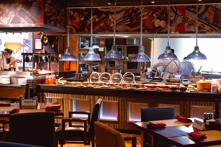 One of the biggest brunch buffets in Shanghai at YICAFE, Pudong Shangri-La, Shanghai. Photo by Rachel Gouk @ Nomfluence.