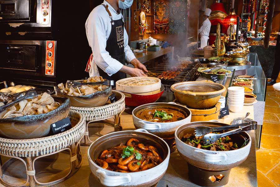 One of the biggest brunch buffets in Shanghai at YICAFE, Pudong Shangri-La, Shanghai. Photo by Rachel Gouk @ Nomfluence.