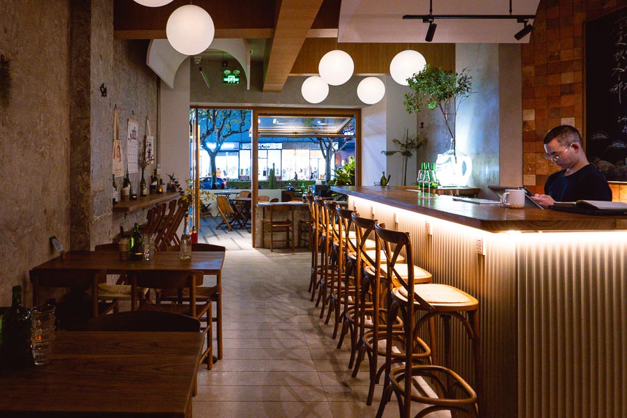 Pur'aisin is a natural wine bar in Shanghai that serves Yunnan food. Photo by Rachel Gouk @ Nomfluence