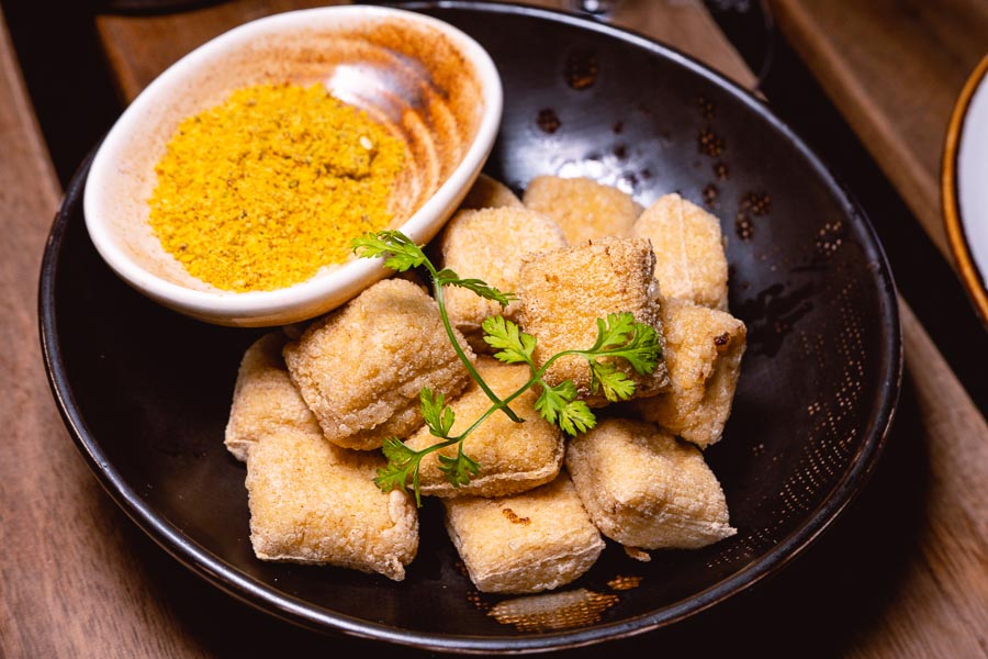 Pur'aisin is a natural wine bar in Shanghai that serves Yunnan food. Photo by Rachel Gouk @ Nomfluence