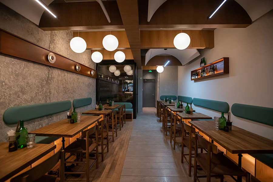 Pur'aisin is a wine bar in Shanghai that serves Yunnan food.
