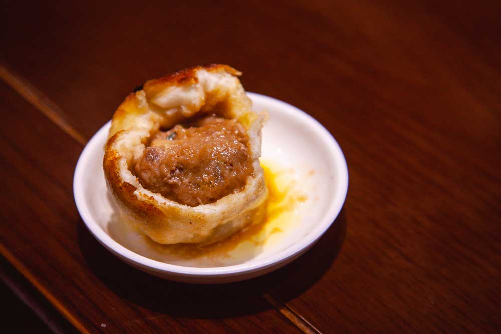 The best Chinese snack foods in Shanghai: Where to eat Shengjian Bao. Photo by Rachel Gouk @ Nomfluence.