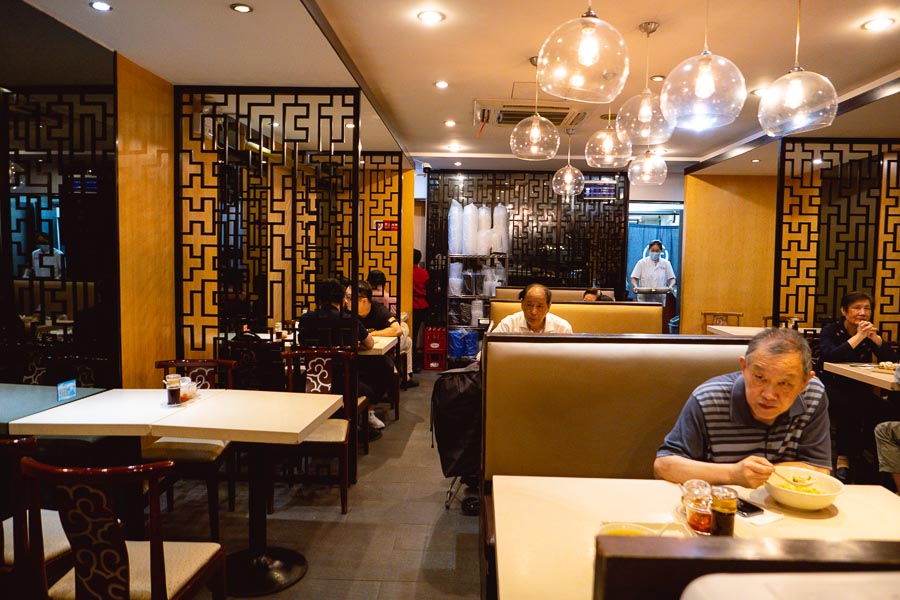 The best Chinese snack foods in Shanghai: Where to eat Shengjian Bao. Photo by Rachel Gouk @ Nomfluence.