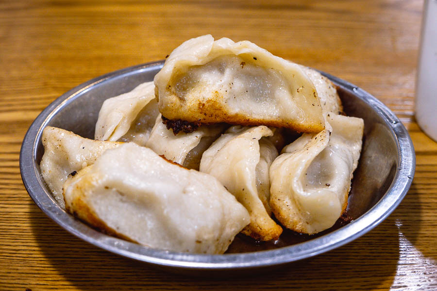 The best Chinese snack foods in Shanghai: Where to eat Guotie aka potstickers. Photo by Rachel Gouk @ Nomfluence.