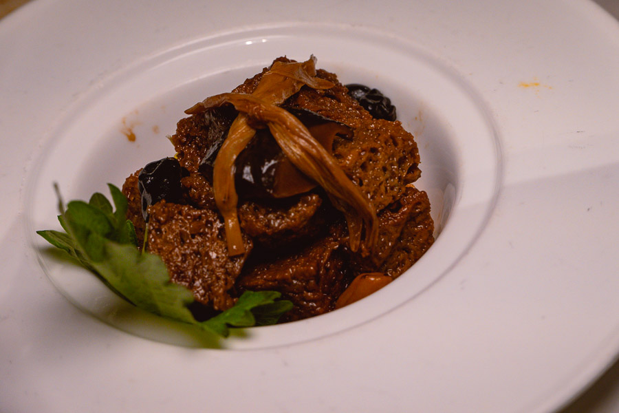Ren He Guan (人和馆) is a Michelin one-star Shanghainese restaurant in Shanghai. Photo by Rachel Gouk @ Nomfluence