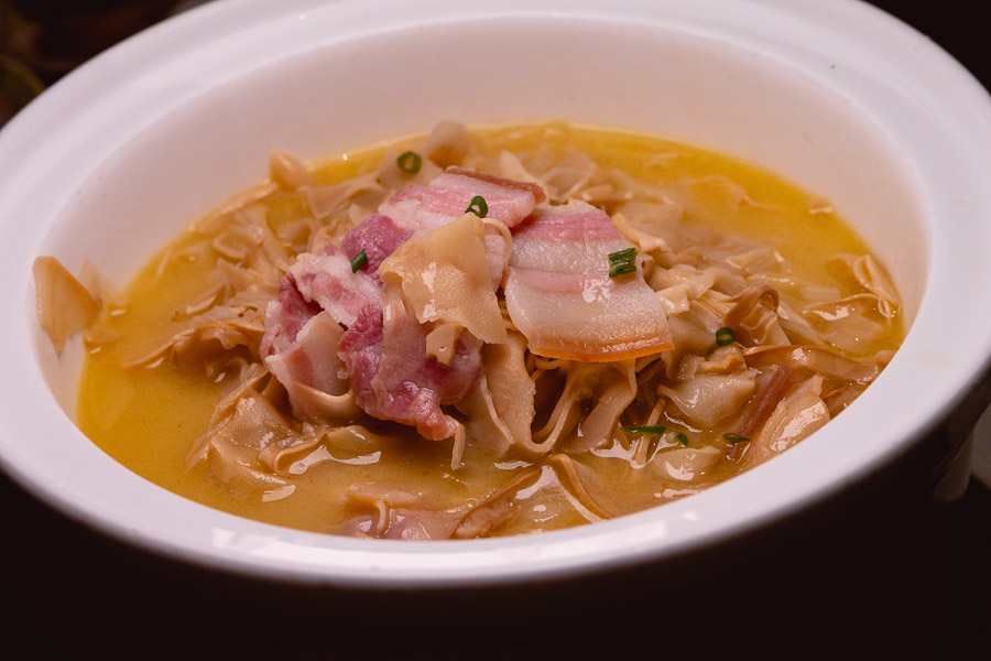 Ren He Guan (人和馆) is a Michelin one-star Shanghainese restaurant in Shanghai. Photo by Rachel Gouk @ Nomfluence