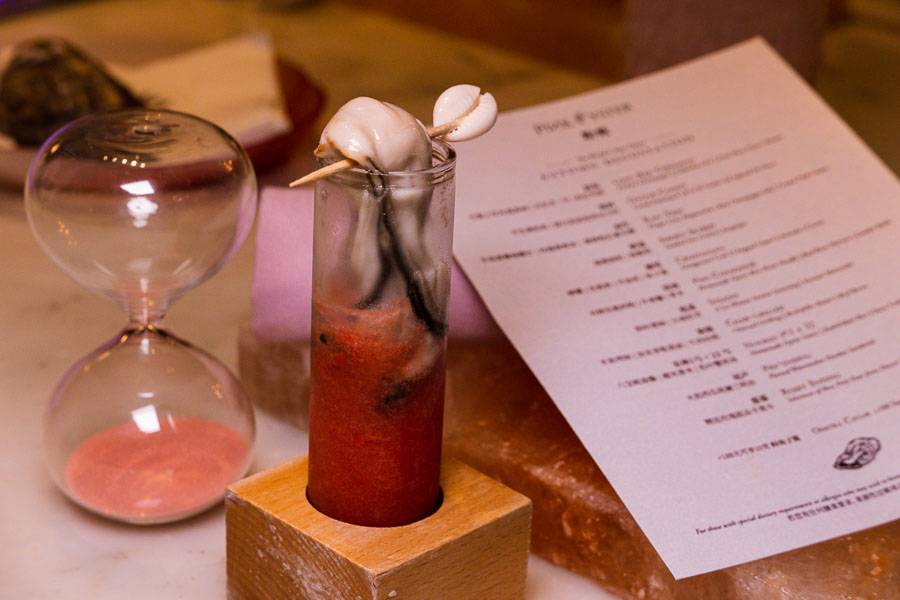 The Waldorf Astoria Shanghai launches PINK OYSTER, an oyster degustation at an 8-seater bar on the Bund. Photo by Rachel Gouk @ Nomfluence.