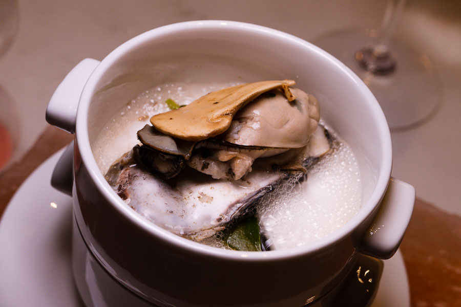 The Waldorf Astoria Shanghai launches PINK OYSTER, an oyster degustation at an 8-seater bar on the Bund. Photo by Rachel Gouk @ Nomfluence.