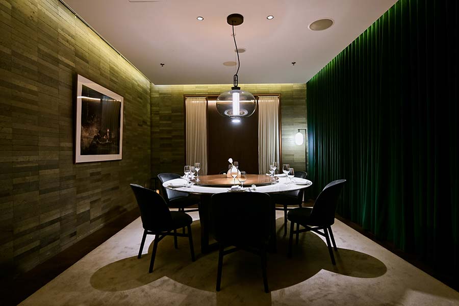 Canton Disco is a modern Cantonese restaurant at The Shanghai EDITION, serving modern Cantonese cuisine.