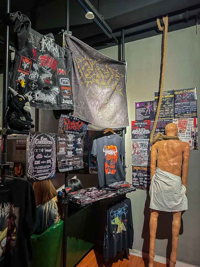 CAVE an underground heavy metal dive bar in Shanghai. @ Nomfluence