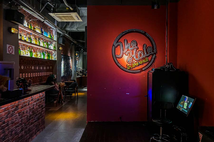 Hole in the Wall, a neighborhood pub and bar in Jing'an. Photo by Rachel Gouk @ Nomfluence