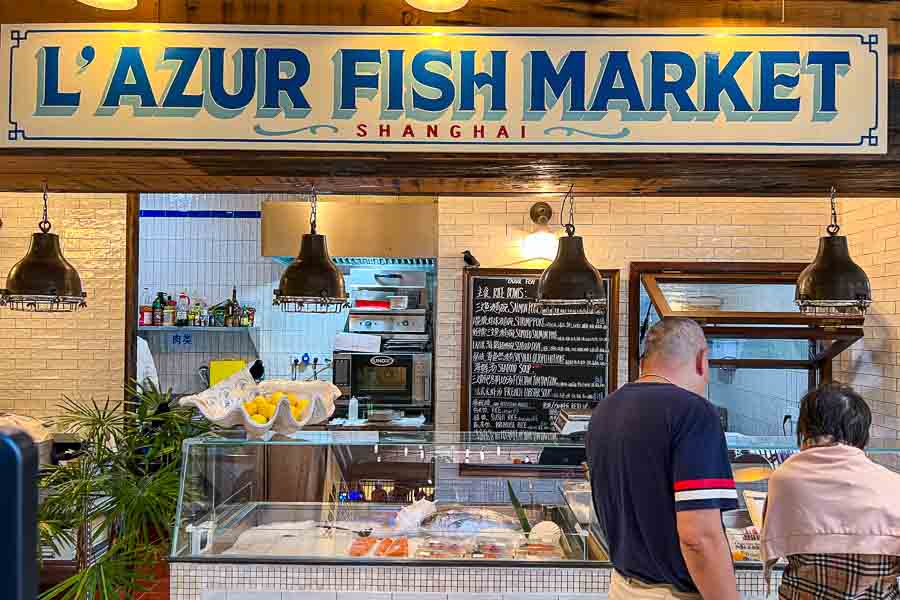 L'Azur Fish Market, Foodie Social at Hong Shou Fang (鸿寿坊), a dining destination and commercial hub that boasts more than 60 restaurants, bars, and cafes, located in Putuo district, Shanghai. Photo by Rachel Gouk @ Nomfluence
