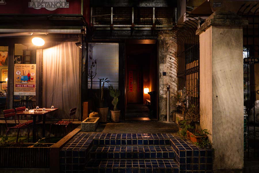 Tang, a pre-drinks and after hours underground bar in Shanghai sporting Ming-style day beds. Photo by Rachel Gouk @ Nomfluence