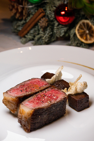 Christmas at Pudong Shangri-La, Shanghai. Photo by Rachel Gouk @ Nomfluence
