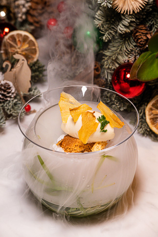 Christmas at Pudong Shangri-La, Shanghai. Photo by Rachel Gouk @ Nomfluence