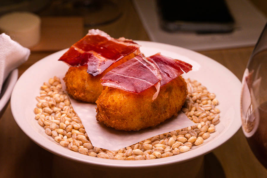 URA is a contemporary restaurant in Shanghai that combines Chinese cuisine with Basque influences. Photo by Rachel Gouk @ Nomfluence.