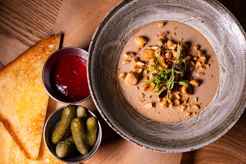 La Brise western restaurant in Sinan Mansions, Shanghai for brunch. 