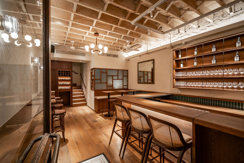 Swirl is a cocktail bar in Shanghai by SG Group, Shingo Gokan.
