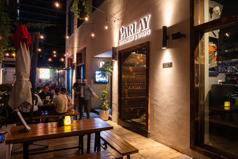 American barbecue restaurant and sports bar Parlay in Shanghai. Photo @ Nomfluence