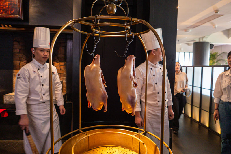 Peking Duck in Shanghai at Michelin one-star restaurant Sheng Yong Xing. Photo @ Nomfluence