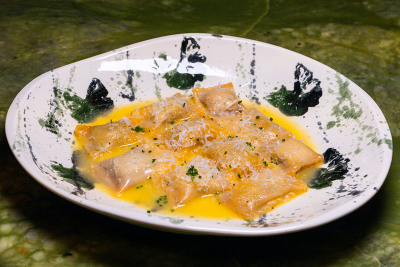 Cilan Shanghai is a contemporary Chinese restaurant serving West China cuisine. Photo by @ Nomfluence