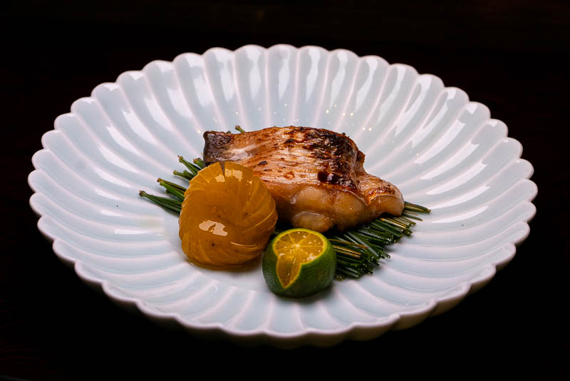 Uni Shushi is a Japanese restaurant in Shanghai that delivers excellent and affordable omakase and sushi.